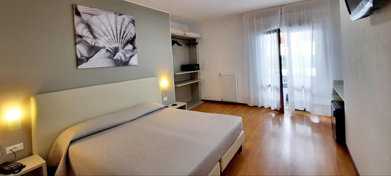 Hotel Carol Grado Zewnętrze zdjęcie
