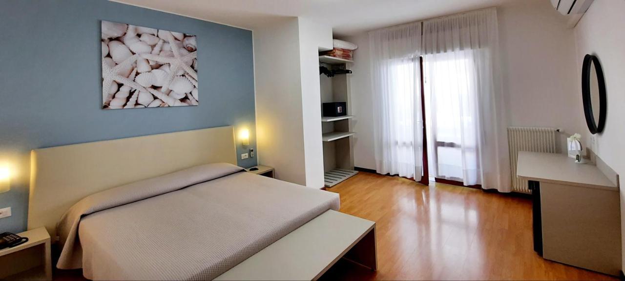 Hotel Carol Grado Zewnętrze zdjęcie