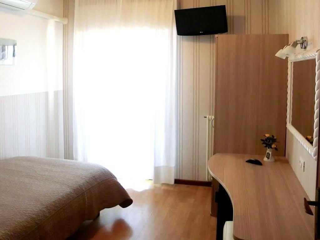 Hotel Carol Grado Zewnętrze zdjęcie